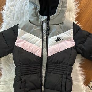 Nike Black and Gray Puffer Jacket NWOT Girls 6/7